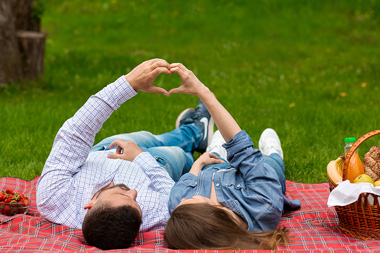 couple in love picnic